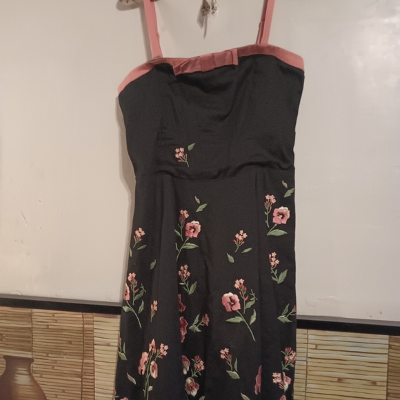 Ladies sun dress - Picture 1 of 9